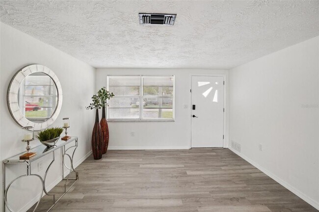 Photo - 3524 Cincinnati Dr