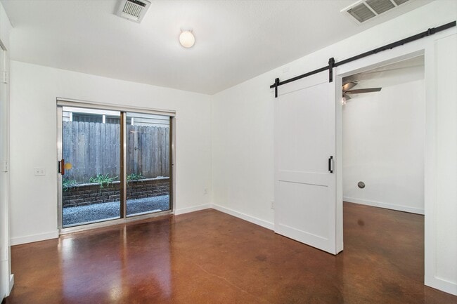 Building Photo - 2940 Cline St