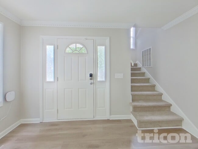 Photo - 337 Montclaire Ln