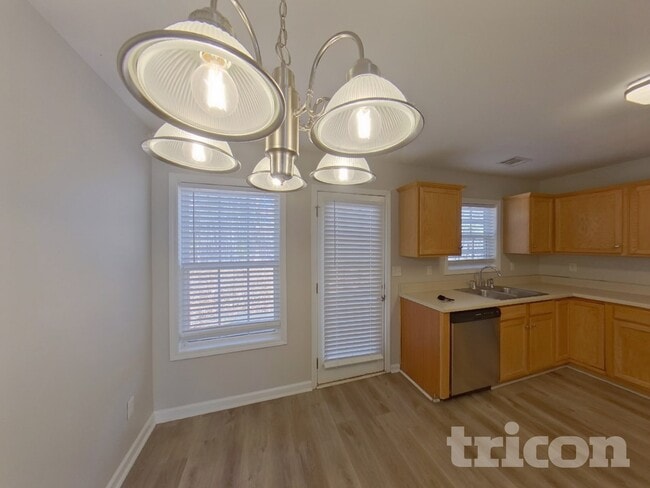 Photo - 177 Whetstone Way