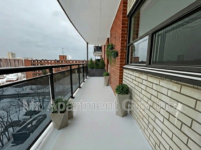 Photo - 45 Paisley Blvd W Unit 1