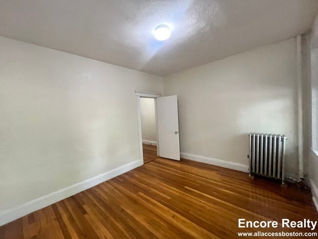 Building Photo - 9 Egremont Rd