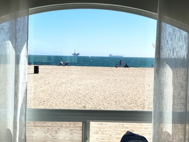 Photo - 1319 Seal Way Unidad A