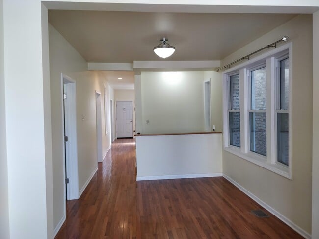 Photo - 3527 S Lowe Ave Unit 1