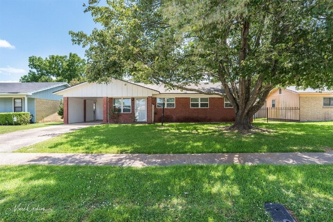 "Charming 3-Bedroom Home with 1400 Sq Ft o... - "Charming 3-Bedroom Home with 1400 Sq Ft o...