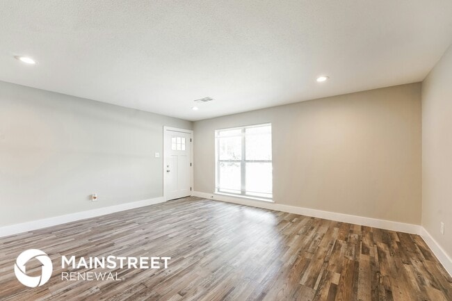 Photo - 2721 Northview Pl