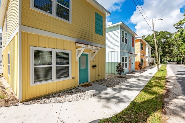 Building Photo - 3/3 NEAR UF FOR FALL 2026!