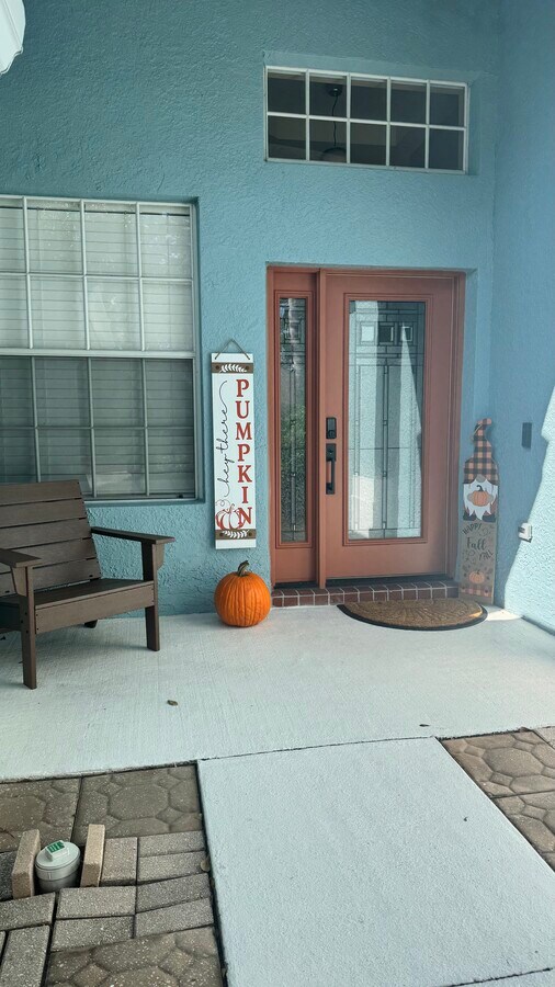 Photo - 480 Bridle Path Way