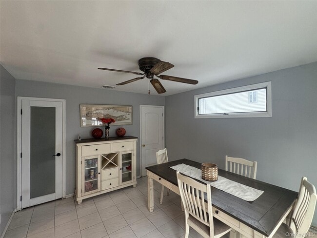 Photo - 4429 Express Dr N