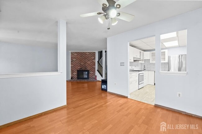 Photo - 19 Covington Ct