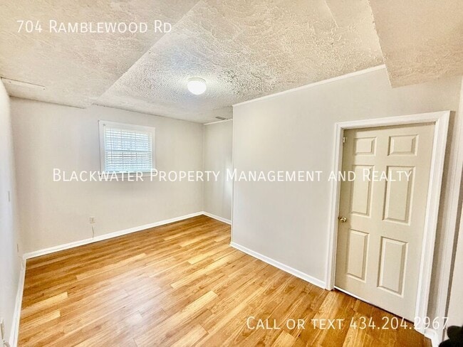 Photo - 704 Ramblewood Rd