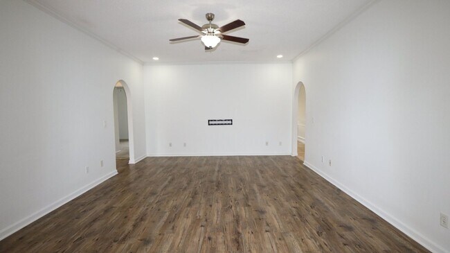 Photo - 3 bed 2 bath Condo