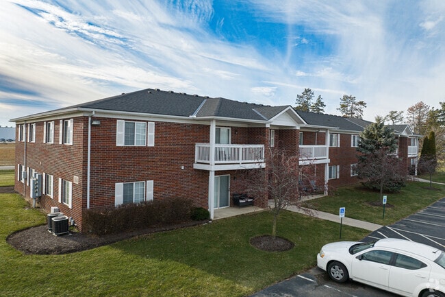 Building Exterior - Washington Estates Apartments