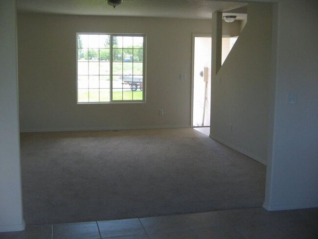 Living Room - 440B Laguna Dr