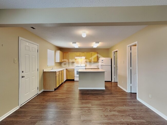 6803 Amber Springs Way