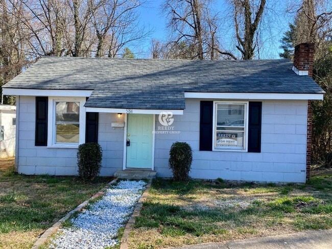 Building Photo - Remodeled 2 bedroom / 1 bathroom home available now!