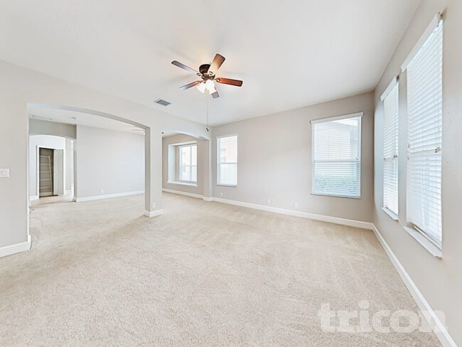 Photo - 614 Ravenshill Way