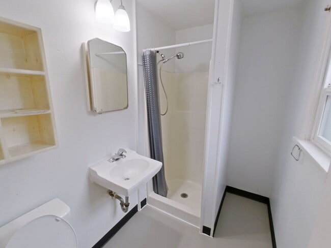 Photo - 1403 Cross St Unit 1403 1/2