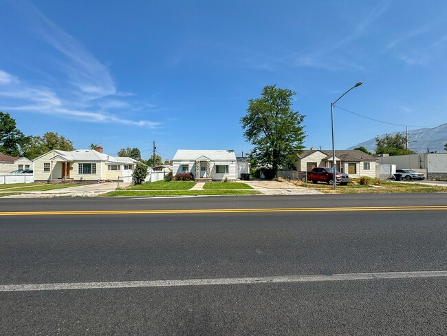 Photo - 1730 W Center St