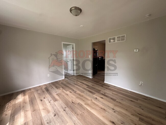 Photo - 904 Idaho St