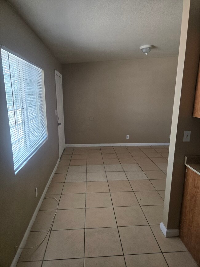 Photo - 741 N 11th St Unidad 3