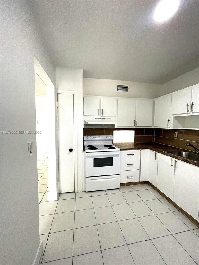 Photo - 19255 NE 2nd Ave Unidad 2224