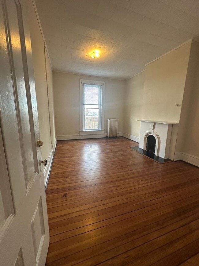 Photo - 708 Court St Unit B