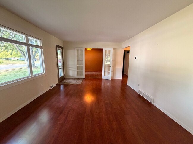 Photo - Adorable Hudsonville Ranch!