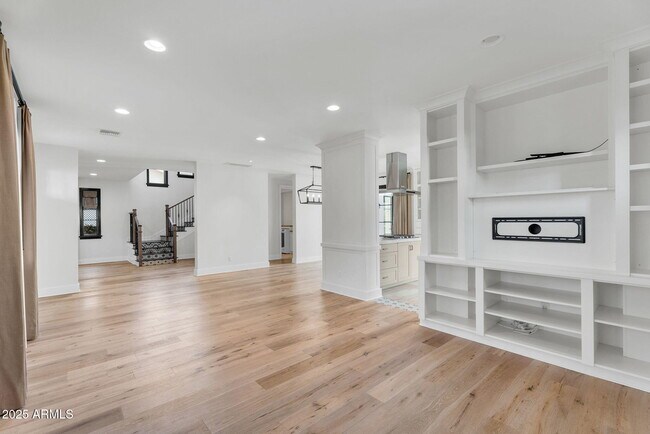 Photo - 4901 E Amelia Ave