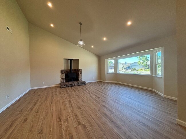 Photo - 3 Bedroom, 2 Bathroom Family Home