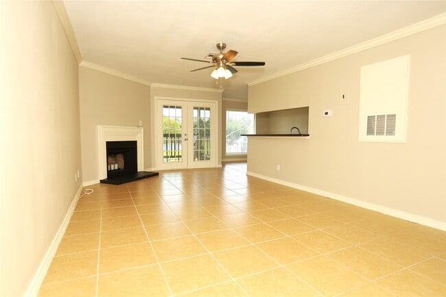 Photo - 418 Garland Dr