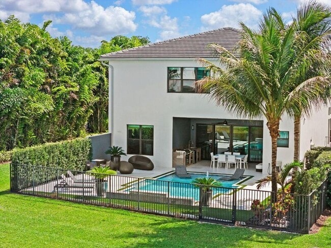 Building Photo - 8599 Tower Bridge Ct