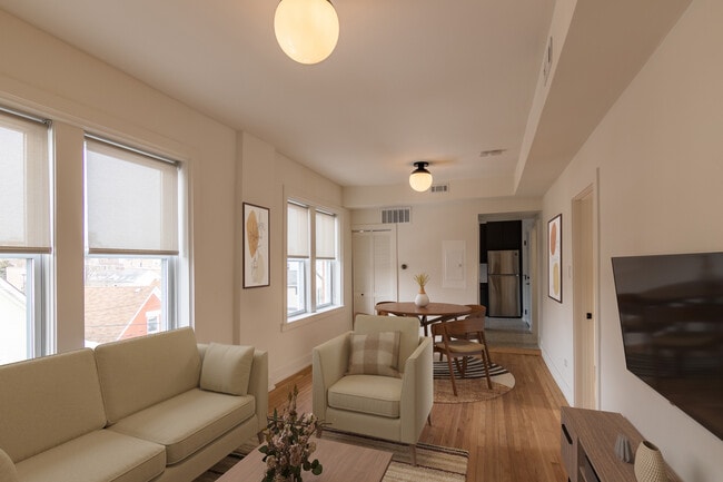 Building Photo - 3051 W Medill Ave Unit 3A