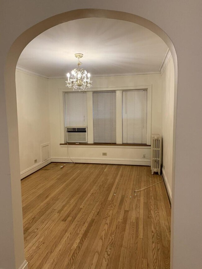 Photo - 1434 W Thome Ave Unit 2B