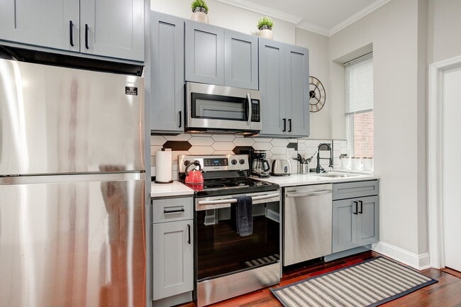 Photo - 1927 N 33rd St Unidad B - Studio