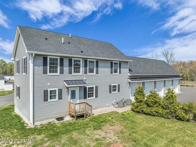 Photo - 553 Colts Neck Rd