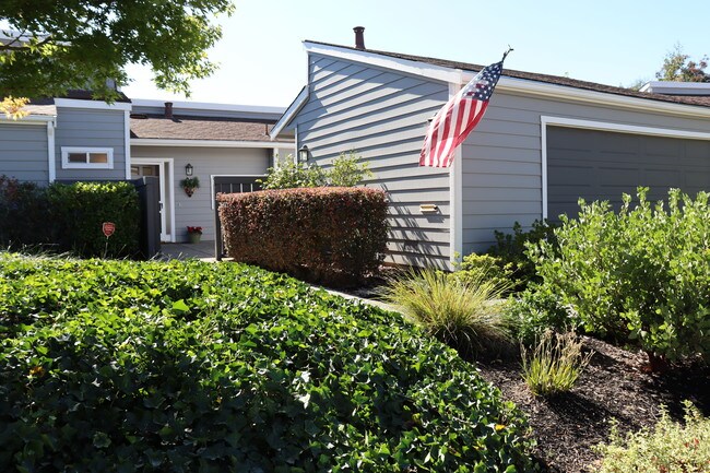 Photo - 40 Ascot Pl Townhome