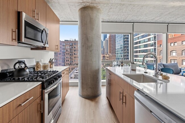 Photo - 1395 S Wabash Ave