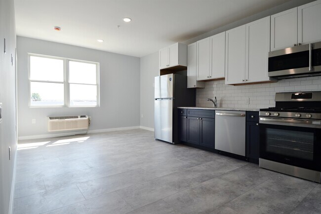 Photo - 82-84-84 E 31st St Unidad 202