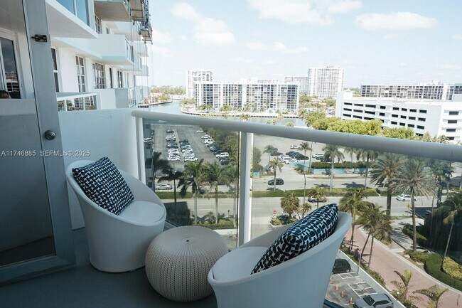 Photo - 3725 S Ocean Dr Unidad 1019