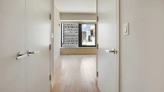 75 Wall St Unit 24-M