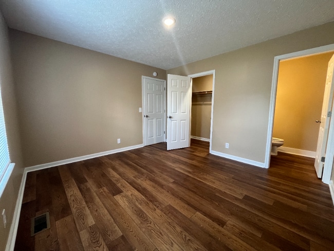 Photo - 905 Spruce St
