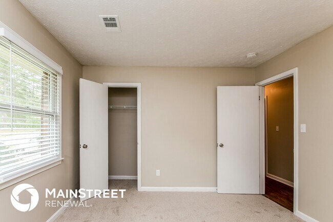 Photo - 3940 Scott Dr