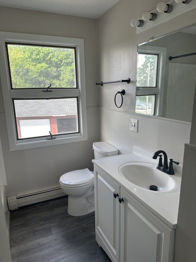 Photo - 48 Hemlock St
