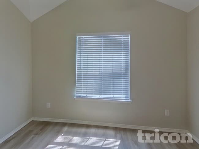 Photo - 1228 Artesia Dr