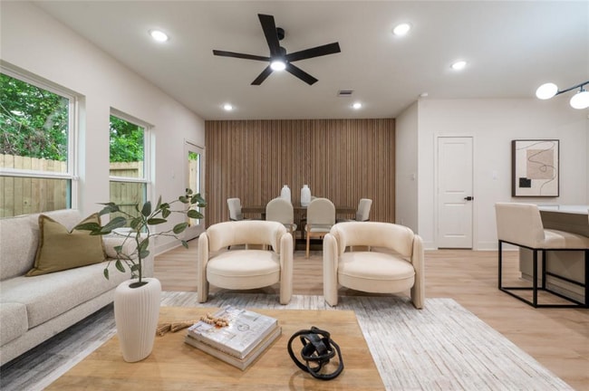 Photo - 8122 Corinth St