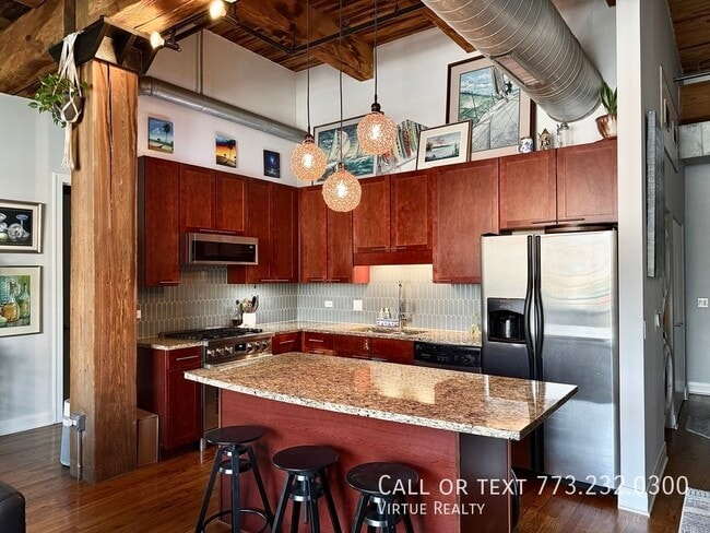Building Photo - 770 W Gladys Ave Unit 301 Rental