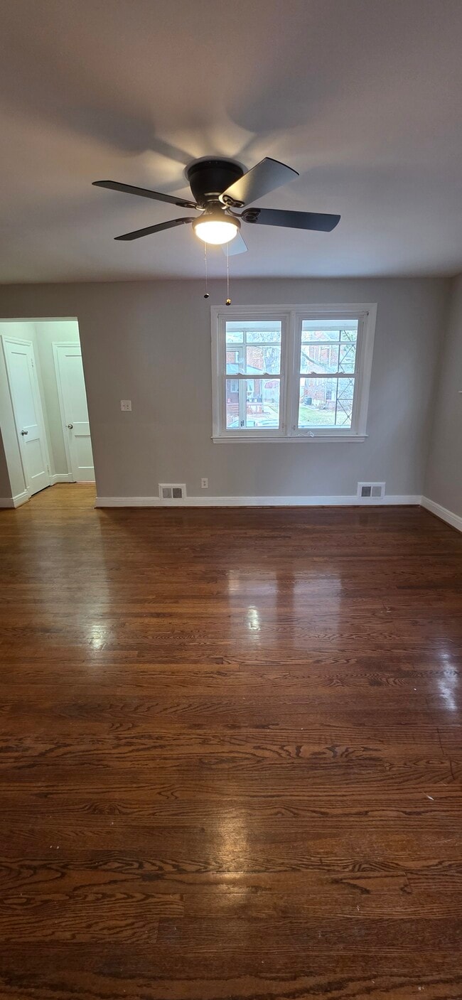 Photo - 3909 Rosecrest Ave