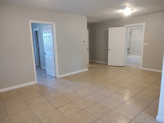 Photo - 3010 E Idlewild Ave