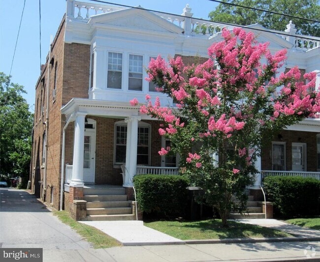 Building Photo - 404 Camden Ave Unit A Rental